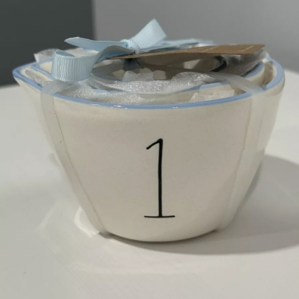 NEW Rae Dunn Disney Cinderella Set of 4 Measuring Cups